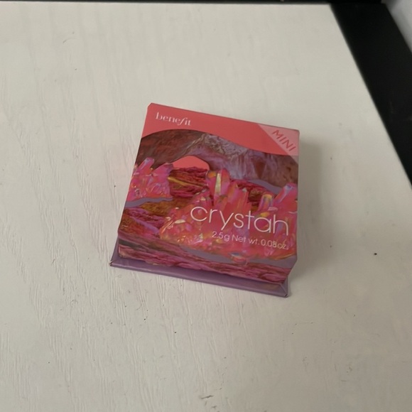 Silky-Soft Powder Blush benefit - Picture 2 of 3